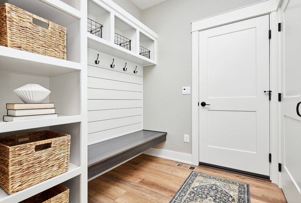 A home's organized entryway